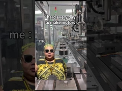 Mentre lavoro sodo per costruire motori ogni giorno